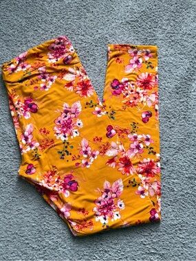 Women’s Floral Leggings - Honey & Lace - Dark Yellow, Size Large
